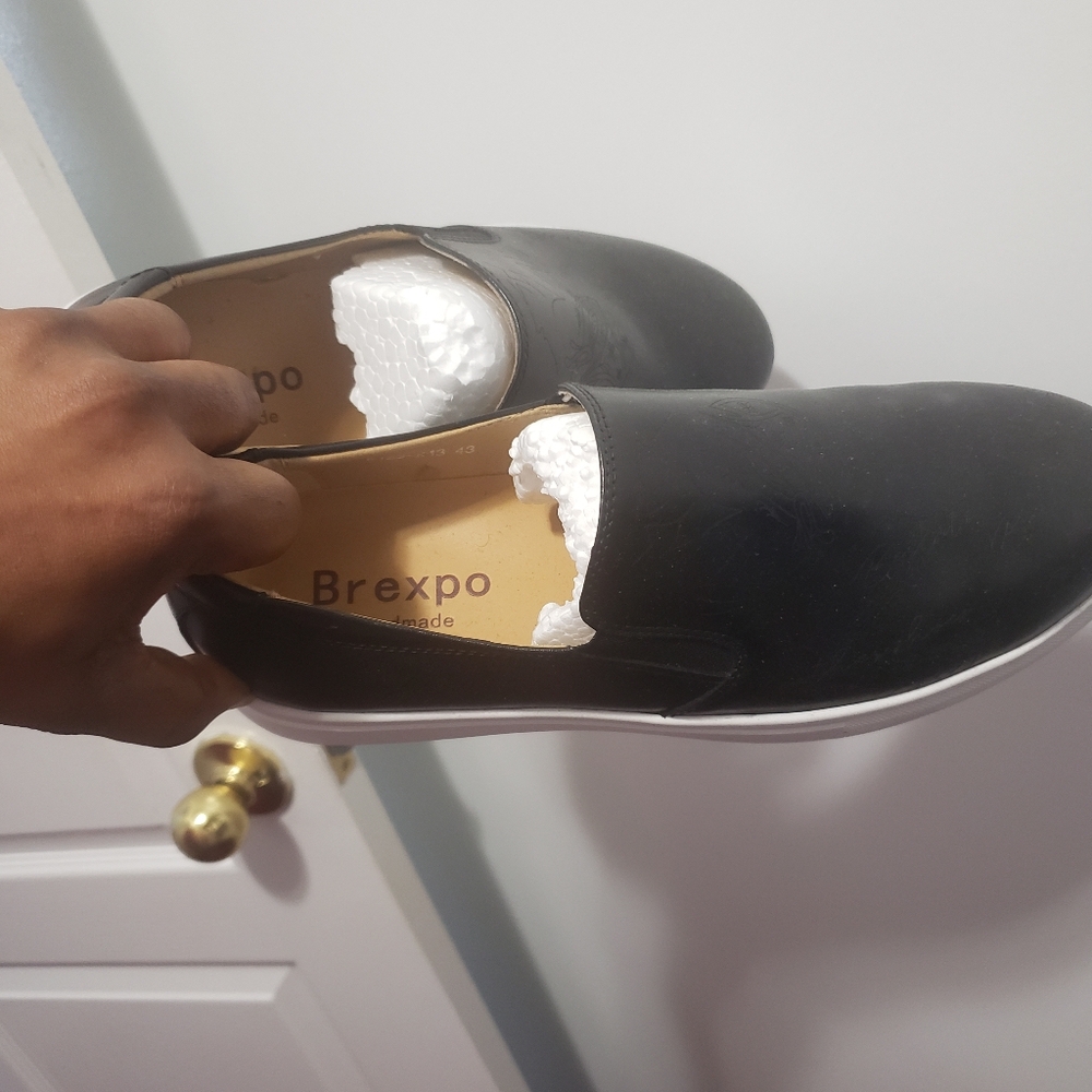 Barely used men's smart shoes.